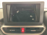 たとえばダイハツのお店にある、たくさんのスマアシ搭載車は、正常に作動する事をしっかり確認します。