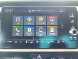 Honda CONNECTディスプレーはナビ、スマホ連携、車両情報表示、各種設定操作を一つに集約した高機能タッチパネル。直感的に使える便利なインターフェースです。