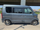 1か月・1000KMの初期保証を致します。さらに有料長期保証のEGS保証とカーセンサーアフター保証の2つもご用意!!ご興味のある方はスタッフまでお声掛け下さい!!