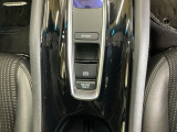 パーキングブレーキはスマートな電子制御式と合わせて渋滞時等にブレーキペダルから足を離しても停車状態を保持してくれるオートブレーキホールド機能で運転が楽になります。スタートはアクセルペダルを踏むだけ
