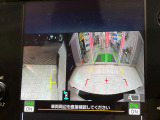 【サイド&バックカメラ】停車・駐車時に死角になりがちな運転席から見えづらいサイドとリアの障害物を確認できます!雨天時や夜間などは特に活躍してくれるアイテムです。