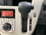 シンプルなストレート式フロアシフト!シフト操作簡単でらくらく!