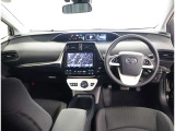 オシャレなインテリアで運転する気分も盛り上がりますよね^^