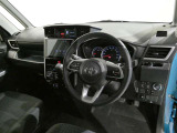 見通しのよいすっきりとした視界で、誰でも運転しやすいです。運転のしやすさは疲れにくさにも繋がりますよ♪