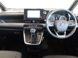 見通しのよいすっきりとした視界で、誰でも運転しやすいです。運転のしやすさは疲れにくさにも繋がりますよ♪