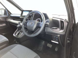 見通しのよいすっきりとした視界で、誰でも運転しやすいです。運転のしやすさは疲れにくさにも繋がりますよ♪