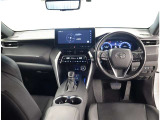 オシャレなインテリアで運転する気分も盛り上がりますよね^^