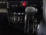車内を快適に、オートエアコンを装備しています。