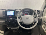 運転席からの視界が左右に広く隅々まではっきりと見渡せます。車の前端も把握しやすく安心して運転できます。