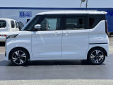 開閉ラクラク両側オートスライドドア付きです。リモコンや車内からでも開閉操作は可能です。