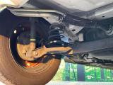 お車を安心してお乗りいただく為には、足回りの定期点検が欠かせません。サービスサポート(有償保証)では無料点検もご提供しており、安心のカーライフをお過ごしいただけるサポート体制が整っています。