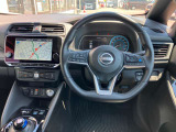 使いやすく安全な操作性と良好な視界を実現した運転席!