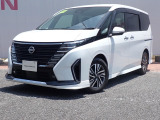 オプションのフロントダイナミクスと後席モニターが装備された令和5年式セレナe-powerハイウェイスターV 防水シート車が入庫致しました♪