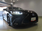 LEDヘッドライトです。デザイン性がよくとても明るいので、夜間の走行や悪天候でも安心です。しかも長寿命!