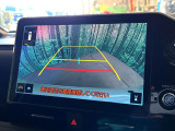 【バックカメラ】駐車時に後方がリアルタイム映像で確認できます。大型商業施設や立体駐車場での駐車時や、夜間のバック時に大活躍!運転スキルに関わらず、今や必須となった装備のひとつです!