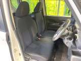 運転席シート廻りは使用感も少なく、良好な状態となっています。前オーナー様が丁寧に使っていたことがよくわかりますね。