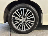 タイヤサイズは225/55R18です♪