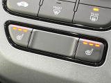 【シートヒーター】寒い日に重宝するシートヒーター!エアコンより早く温まってくれるので寒がりの人も安心ですね♪エアコンの温風は乾燥するから苦手、という方にもをおすすめです。