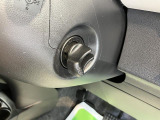 車両状態証明書修復歴の有無も一目瞭然。機能や内装・外装、走行距離、修復歴の有無をチェックし、クルマの状態を10段階にした車両状態証明書。数字や記号を使ってわかりやすく表示しています。