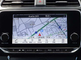【ナビ】メーカーSDナビ付きです。目的地を設定すれば初めての場所でも簡単に行くことができます。もちろん音楽だって聴けちゃいます♪