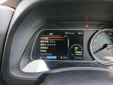 燃費・航続可能距離・時計・外気温度等様々な情報を表示!各種車両の設定も出来ます