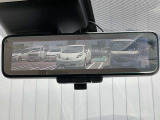 [スマートルームミラー]車両後方をミラーに映し出すため、悪天候の時でも視界は良好♪