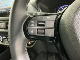 ステアリングにオーディオ操作スイッチが付いています。オーディオ画面に直接タッチしなくても操作が出来ますので、運転に集中できます。
