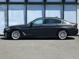 時を経ても深い魅力を放ち続けるBMW。より快適にお乗り頂くためにサポートプログラムをご用意しております。※認定中古車保証は登録日より最長4年間まで延長が可能です。