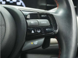 ◆アダプティブクルーズコントロール◆予め設定した車速内でクルマが自動的に加減速。前走車との適切な車間距離を維持しながら追従走行します。【LKAS】車線維持支援システムでステアリング操作を支援。