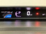 走行中も一目で分かるデジタルメーターでスピードのチェックもしやすいので、安全運転のお手伝いに!!!