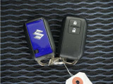 ◆スマートキー◆カギをバッグやポケットに入れたままでもドアロックの開閉ができる『スマートキー』付き!雨天や暗くなってもカギを取り出す必要がなくドアの開錠&エンジンも始動できます