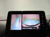 左サイドカメラとフロントカメラ運転席から死角となりやすい車両左前部分や前方もバッチリ見えます
