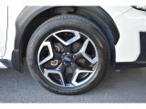 純正18インチアルミホイル/タイヤサイズは225/55R18です