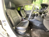 運転席シート廻りは使用感も少なく、良好な状態となっています。丁寧に使われていたことがよくわかりますね。