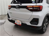 自車後側方から接近してくる車線変更時の後方確認をアシストするBSMや、自車後側方から接近してくる車両を検知し、注意を喚起するRCTA(リヤクロストラフィックアラート)が装備されています。