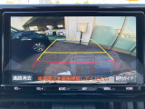 バックカメラ付きで車庫入れも安心