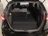 軽い力でサッと倒せるシートアレンジ。急に荷物が増えても、その場でサクッとスペースを広げられます。毎日の『困った』を『助かった』に変える工夫が満載です。