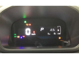 スピードをデジタルで表示する、とても見やすいメーターとなっています