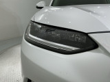 LEDヘッドライトは、点灯の瞬間から最大光量を発揮し、突然暗くなるトンネルなどでの安定感を高めます。