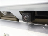 バックカメラが付いているので後方確認が非常にしやすいです。今や運転初心者も熟練者も必須装備!ついていて損はないですね♪