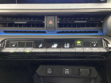 オートエアコンは温度を設定するだけで、自動で風量などを設定してくれます。運転しながら操作も必要ないので、安全性も向上します。