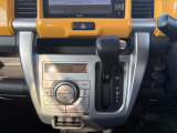 無段変速機(CVT)を搭載。有段変速機に存在する「変速ショック」がないため、スムーズなアクセルワークを創り上げます。
