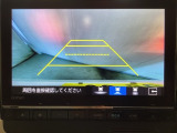 バックでの車庫入れも安心です! リアカメラが付いているバックモニター付のナビを装備しております。操作線もついており距離感も画面から確認できます。