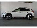 スバルの4WD(AWD)は直進安定性に優れ、日常走行から高速走行まで、さまざまなシーンで安心感に満ちた走りが愉しめます。それは悪路や泥道など左右のタイヤの路面状況が異なるシーンでも変わりません。