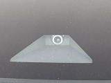 【プリクラッシュセーフティ】前方の車両等を検知し、衝突しそうな時は警報で注意を促し、ブレーキを踏む力をサポート。ブレーキを踏めなかった場合は衝突被害軽減ブレーキが作動、衝突回避をサポートします。