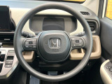 インテリアに合わせたデザインのステアリングは、運転される方のことも考え、運転しやすい形状、大きさです。是非一度、実際に触ってお確かめください。