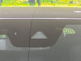 【i-ACTIVESENSE】走行中に前方の車両等を認識し、衝突しそうな時は警報とブレーキで衝突回避と被害軽減をアシスト。より安全にドライブをお楽しみいただけます。