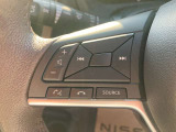 ステアリングスイッチ付きのハンドル!運転に支障をきたすことなくナビ操作が可能です!!