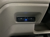 ビルトインタイプの【ETC】で見た目もスッキリ。高速道路の利用にとても便利です。