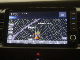 純正9インチHondaCONNECTナビ(LXM-242ZFNi)&バックカメラが装備されているので、普段の使い勝手もロングドライブも快適です。